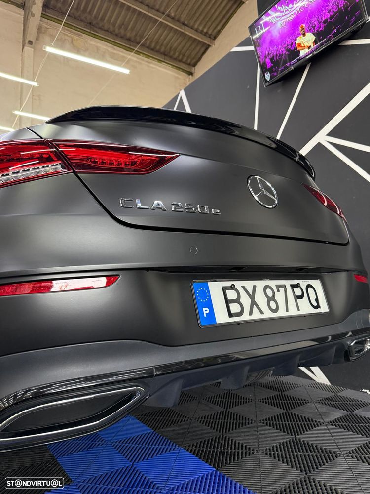 Mercedes-Benz CLA 250 e 8G-DCT AMG Line - 14