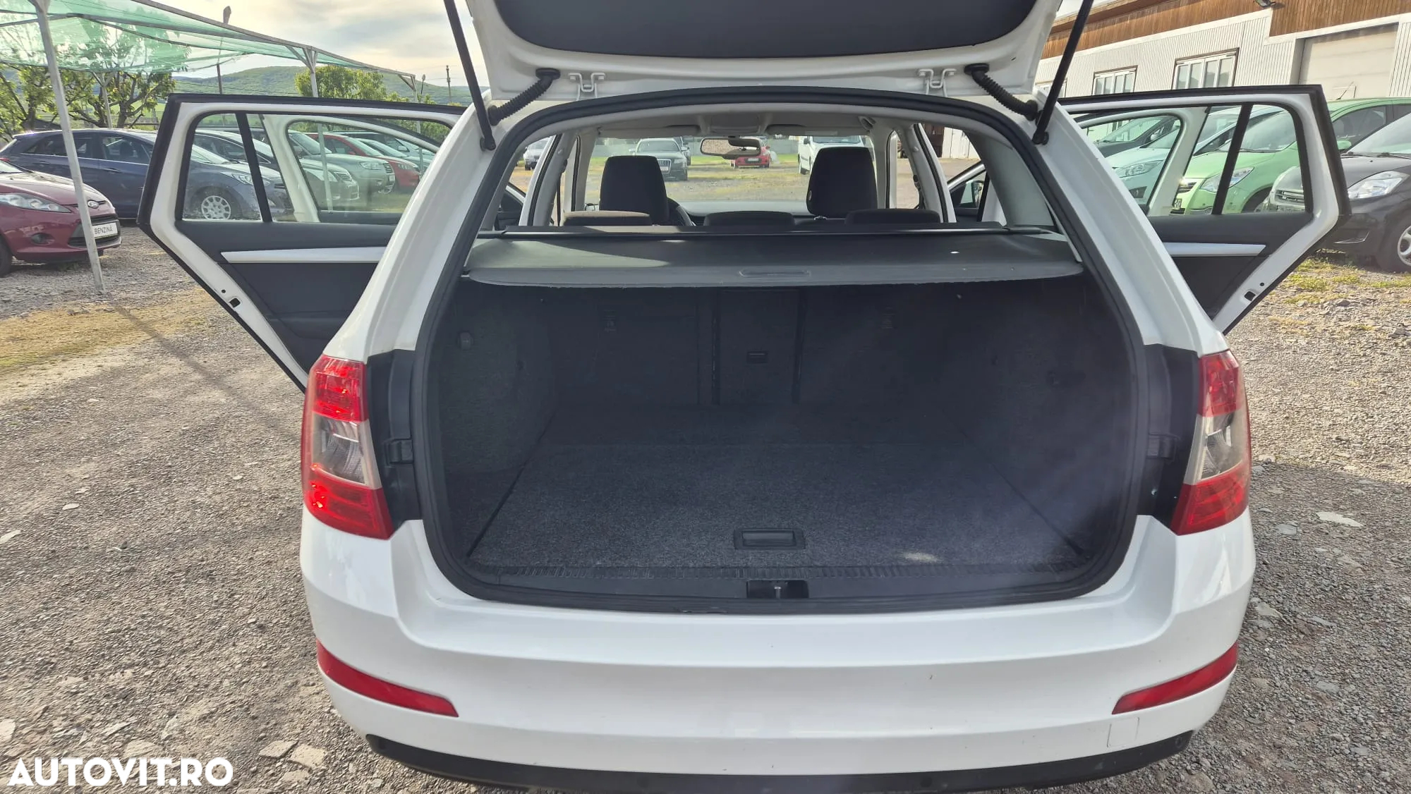 Skoda Octavia 1.6 TDI 4X4 AMBITION - 11