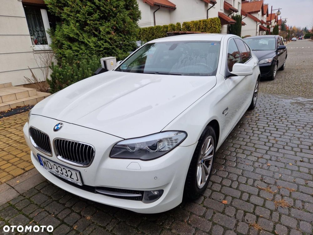 BMW Seria 5 525d xDrive - 2