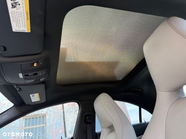 Mercedes-Benz CLA 250 7G-DCT - 11