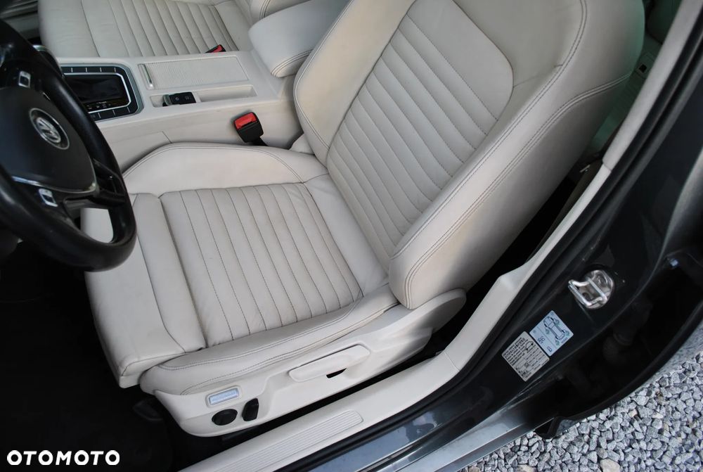 Volkswagen Passat - 15