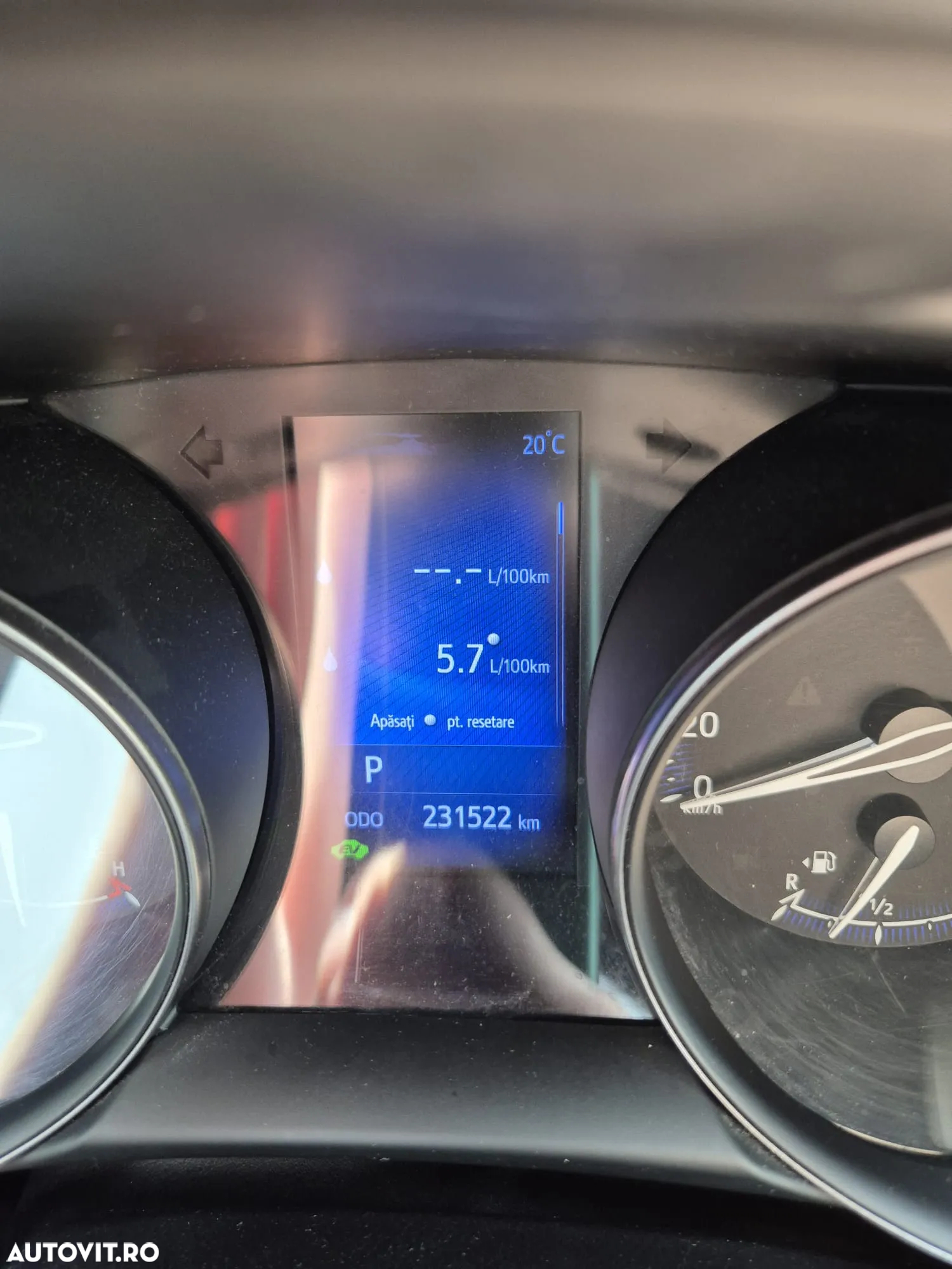Toyota C-HR 1.8 HSD 4x2 CVT C-ult - 18