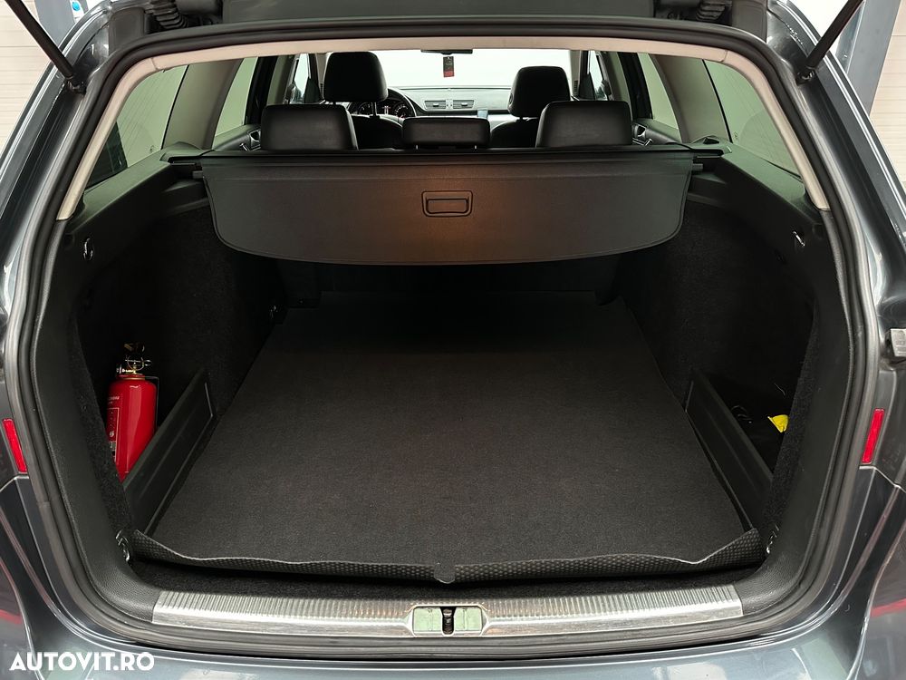 Volkswagen Passat 2.0 TDI Highline - 33