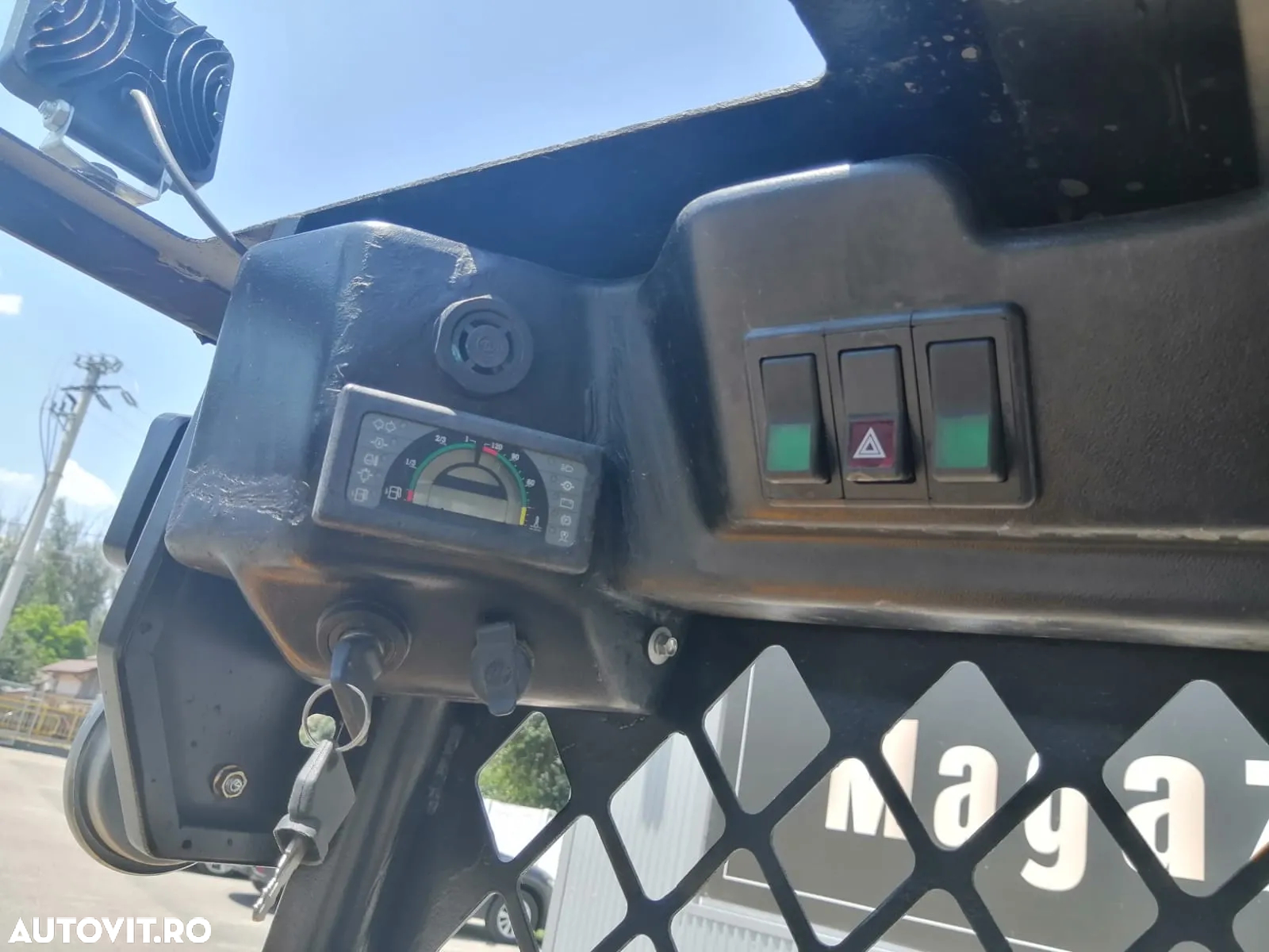 Bobcat MINIINCARCATOR FRONTAL PNEU RIGID RAM ITALIA - 12