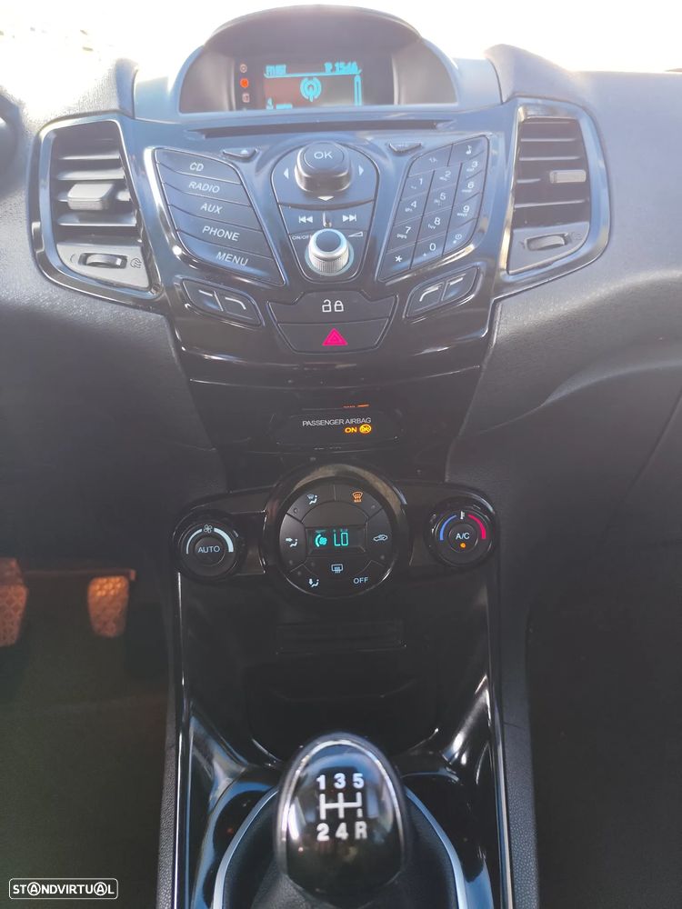 Ford Fiesta 1.5 TDCi Titanium - 26