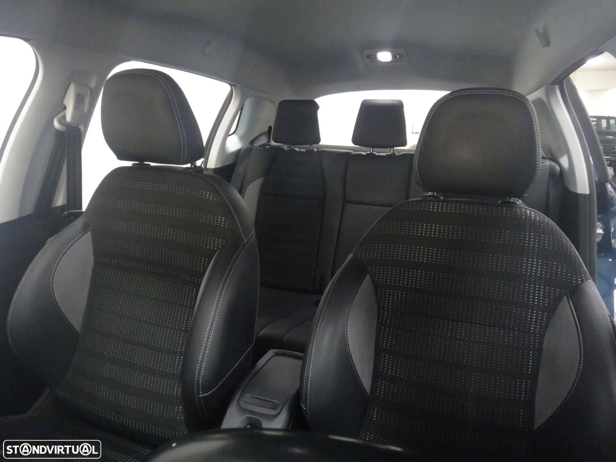 Peugeot 2008 1.2 PureTech Allure EAT6 - 12
