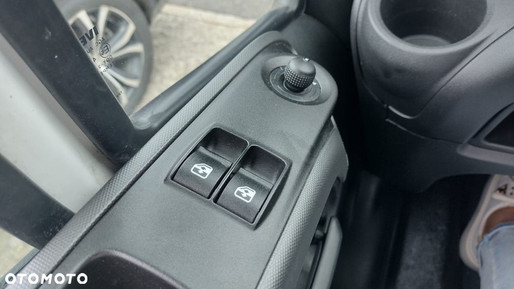 Iveco DAILY furgon 18m3 35S18 manual ASO serwisowany - 19