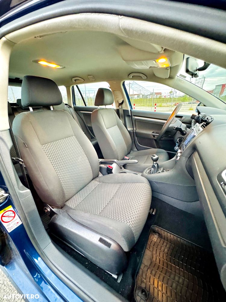 Volkswagen Golf 1.6 TDI DPF Trendline - 12