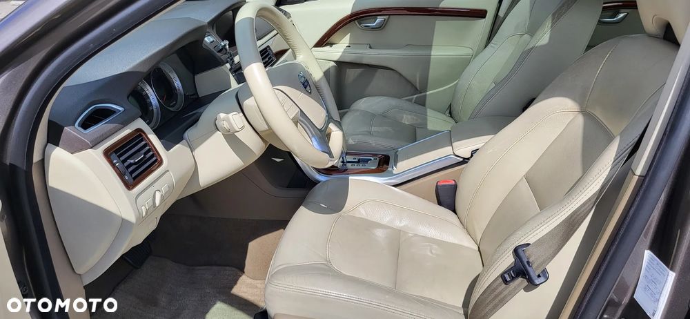 Volvo V70 D5 Geartronic Momentum - 22