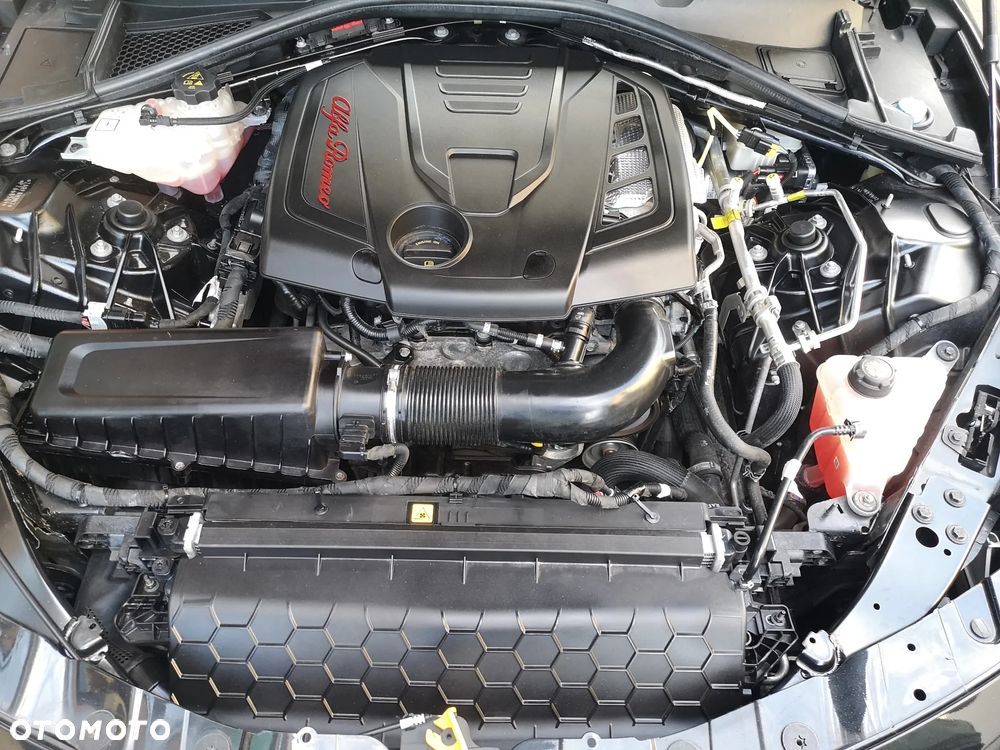 Alfa Romeo Giulia 2.0 Turbo 16V AT8-Q4 Ti - 32