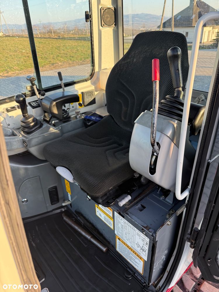 Takeuchi Tb216 - 12