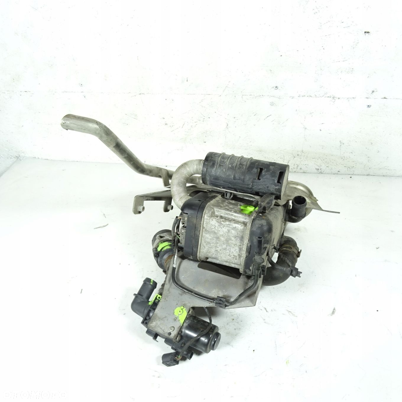 BMW 7 F01 F02 4.4 V8 WEBASTO 9228617 - 2