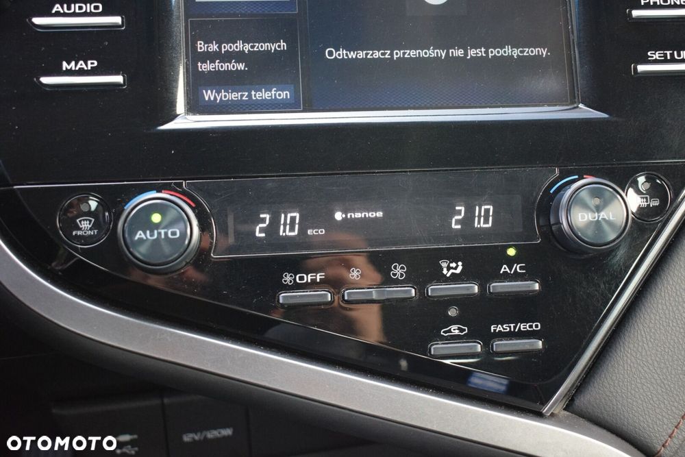 Toyota Camry 2.5 Hybrid Comfort CVT - 18