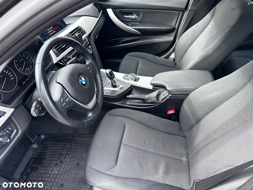 BMW Seria 3 318i - 14