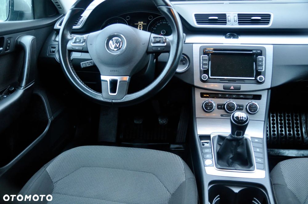 Volkswagen Passat 2.0 TDI Comfortline - 10