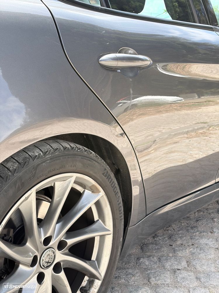 Alfa Romeo Giulia 2.2 D Super AT8 - 6