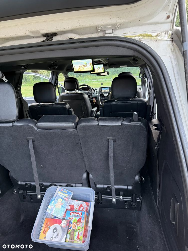 Chrysler Town & Country 3.6 Limited - 15