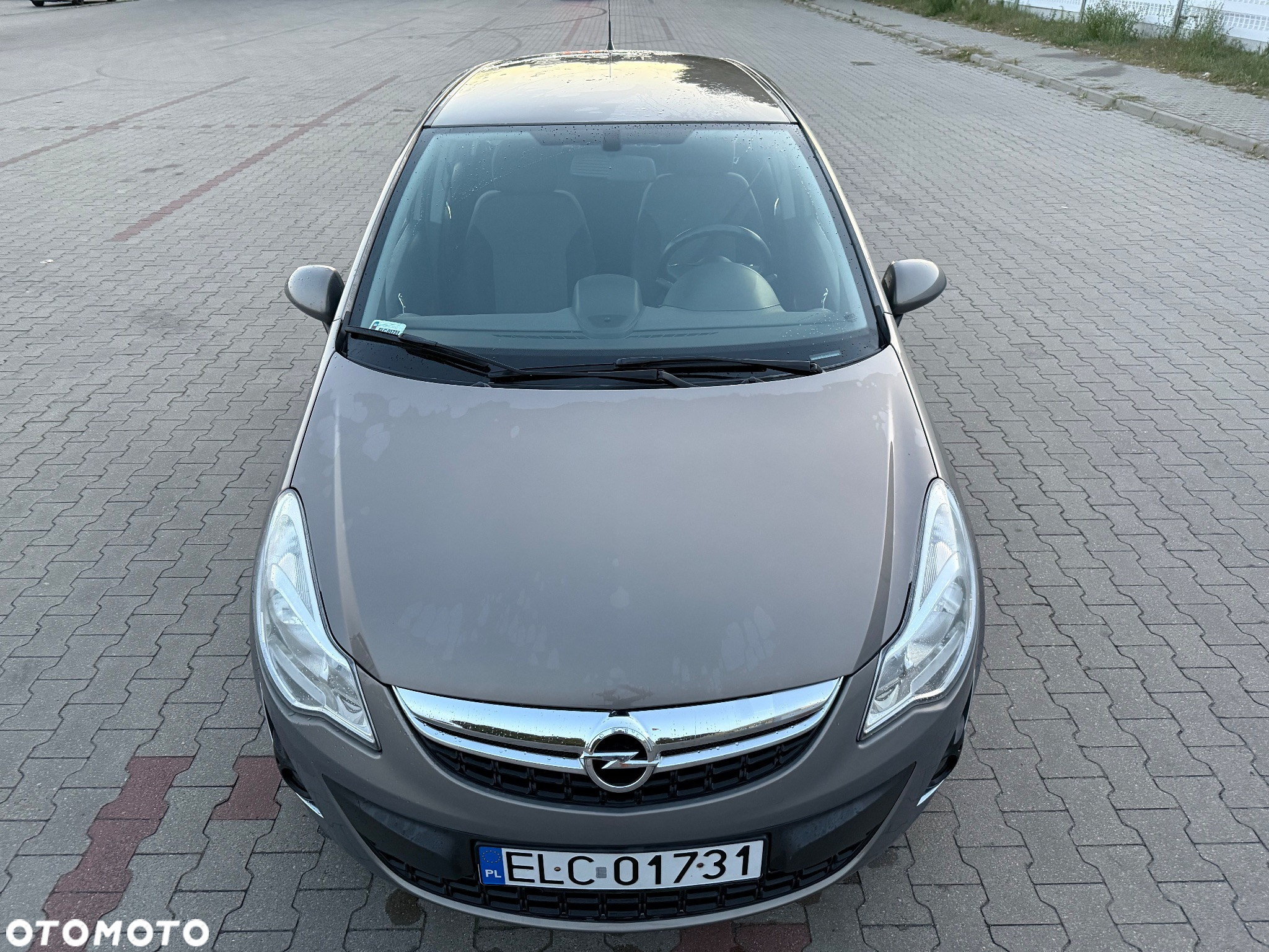 Opel Corsa 1.4 16V Cosmo - 7
