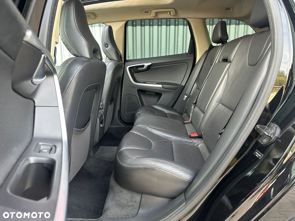 Volvo XC 60 - 8