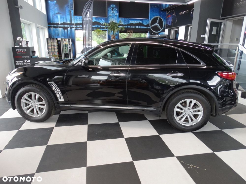 Infiniti QX70 - 8