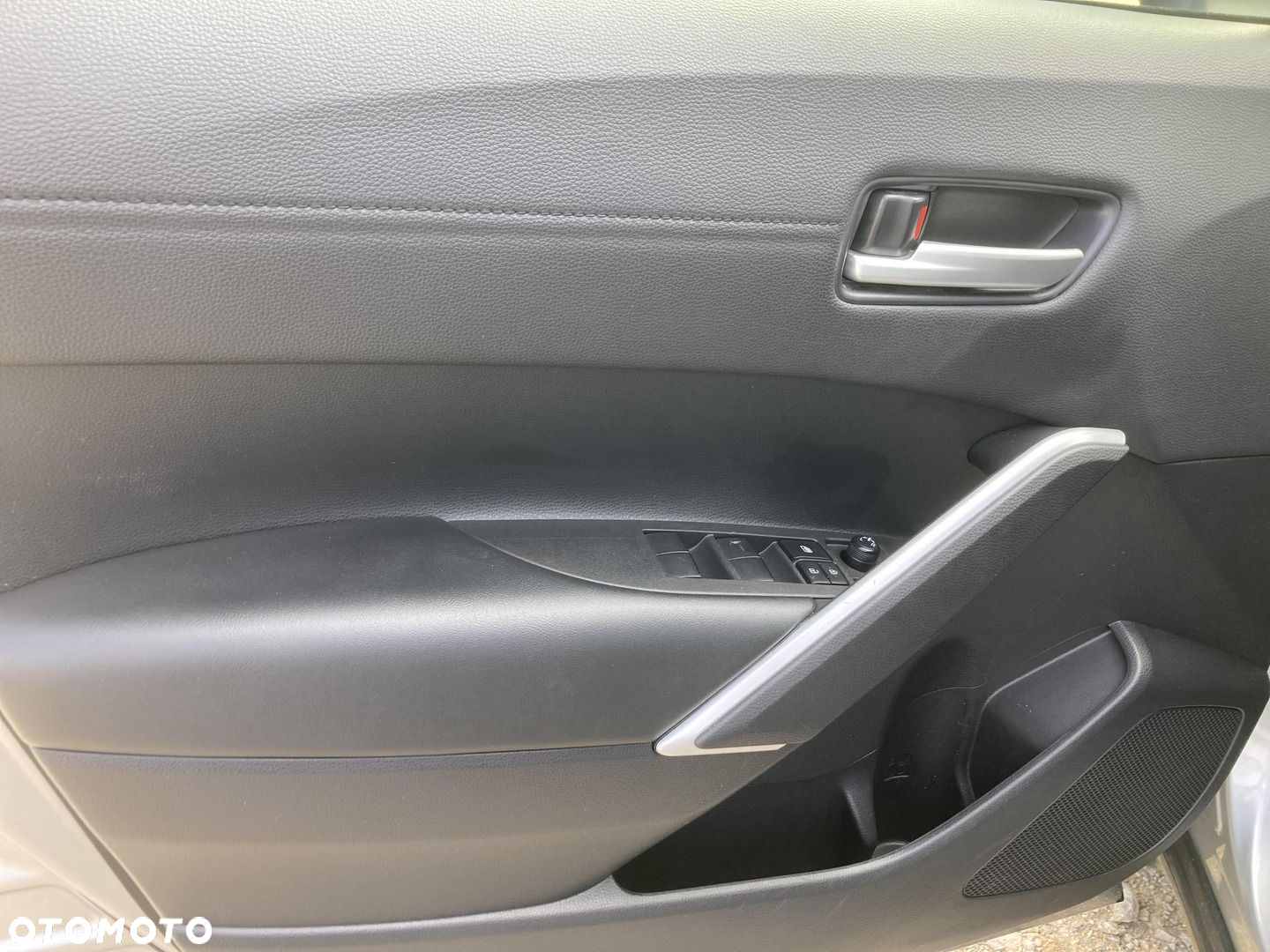Toyota Corolla Cross 2.0 Hybrid Comfort - 17