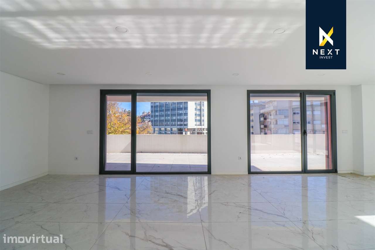 Oportunidade Única no Coração de Viseu – Apartamento T4 + Dois T2 Inde - Grande imagem: 5/30