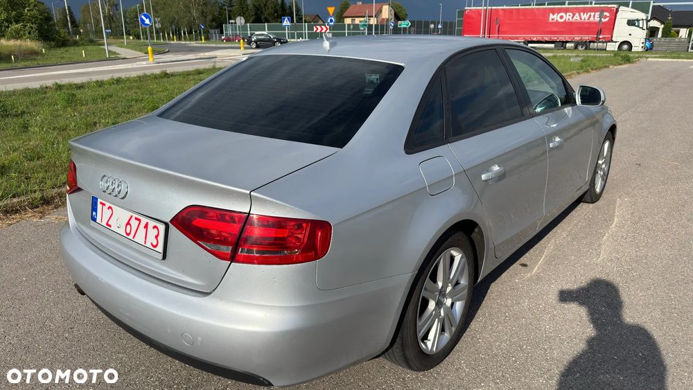 Audi A4 Limousine - 5