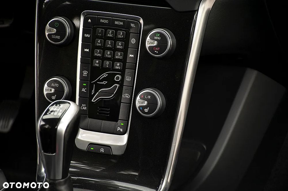 Volvo V40 D2 Drive-E Momentum - 29