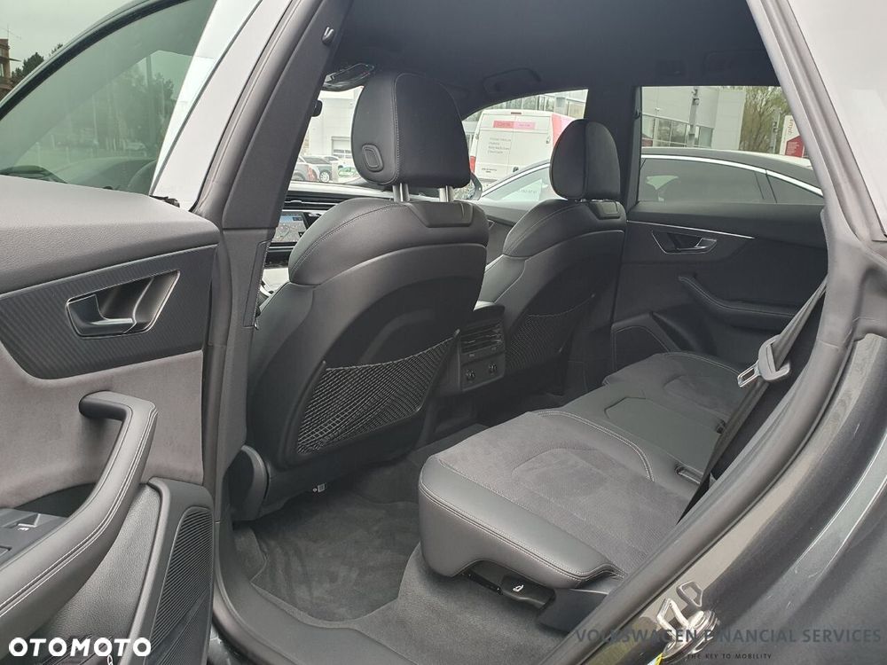Audi Q8 - 10