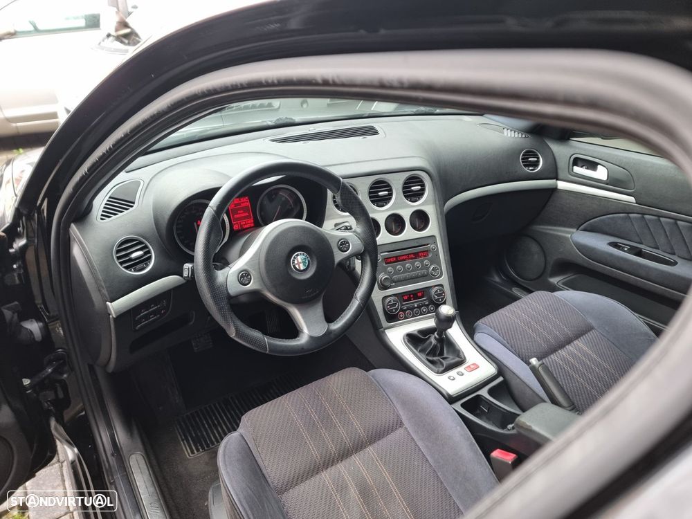 Alfa Romeo 159 Sportwagon 1.9 JTDm 16V Sportiva+ - 4