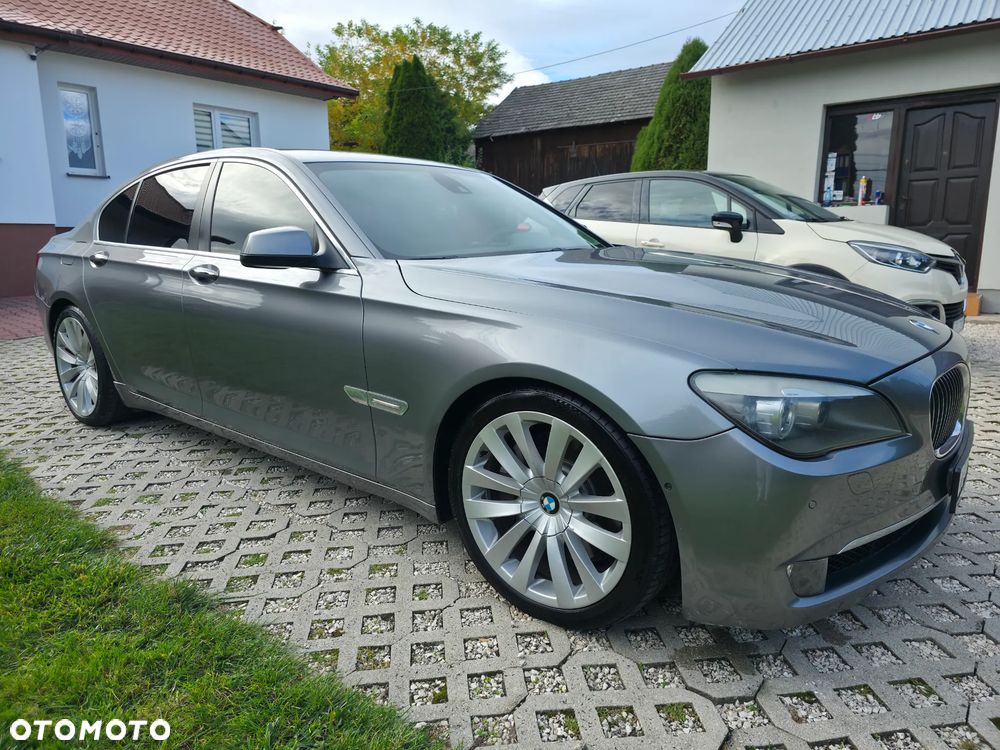 BMW Seria 7 740i - 13
