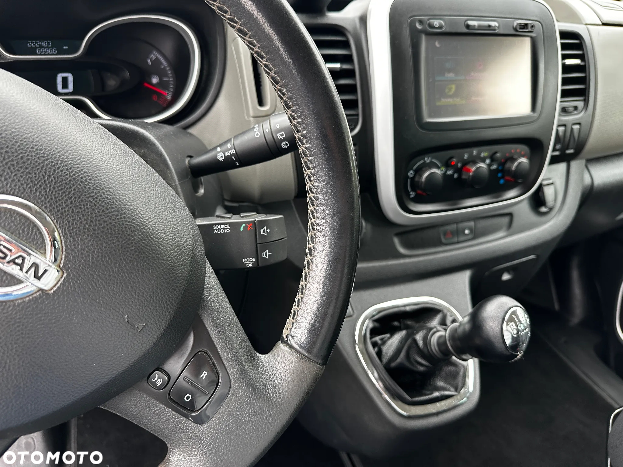 Nissan NV300 - 11