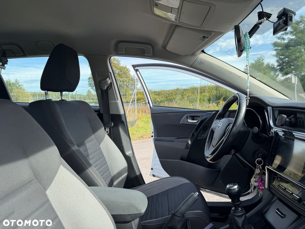 Toyota Auris 1.4 D-4D Premium - 22