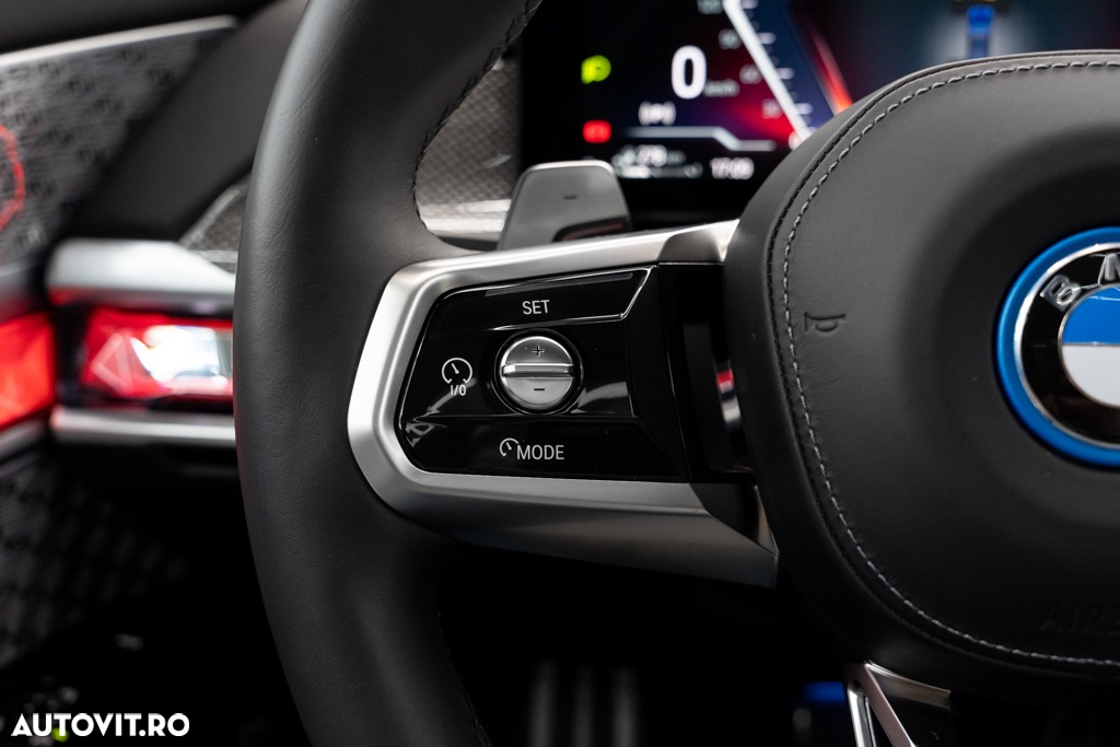 BMW Seria 7 750e xDrive AT PHEV - 34