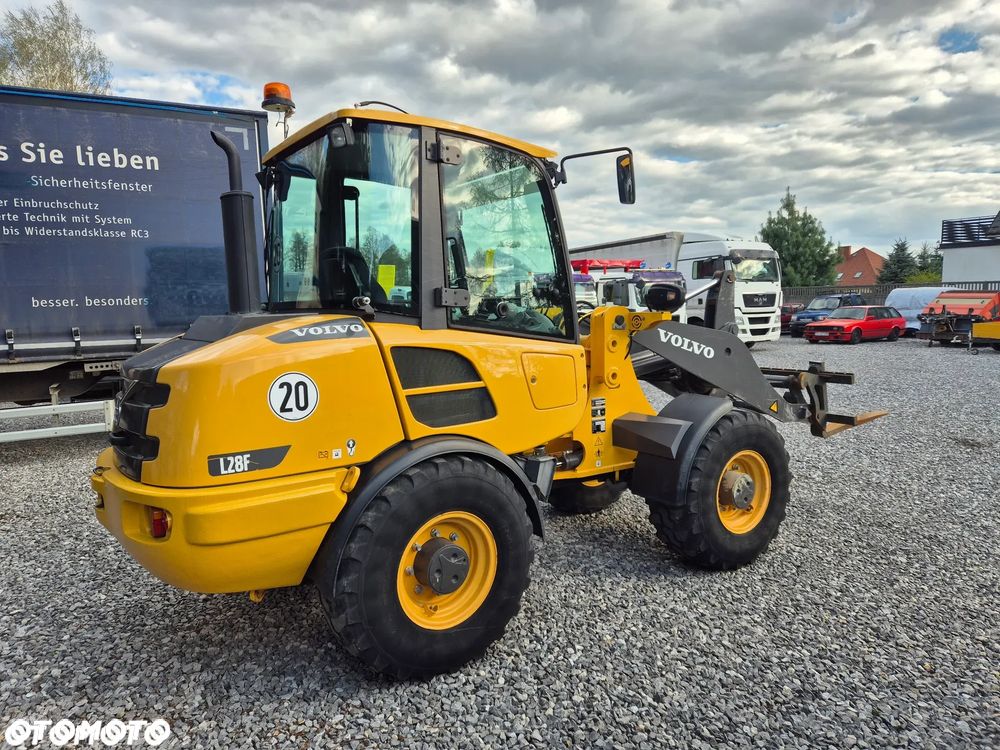 Volvo L28F Ładowarka Łyżka Widły 4x4 2019 rok - 5