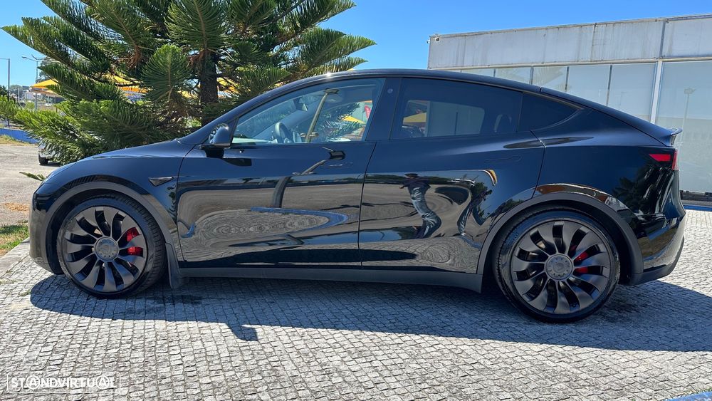Tesla Model Y Performance Dual Motor AWD - 17