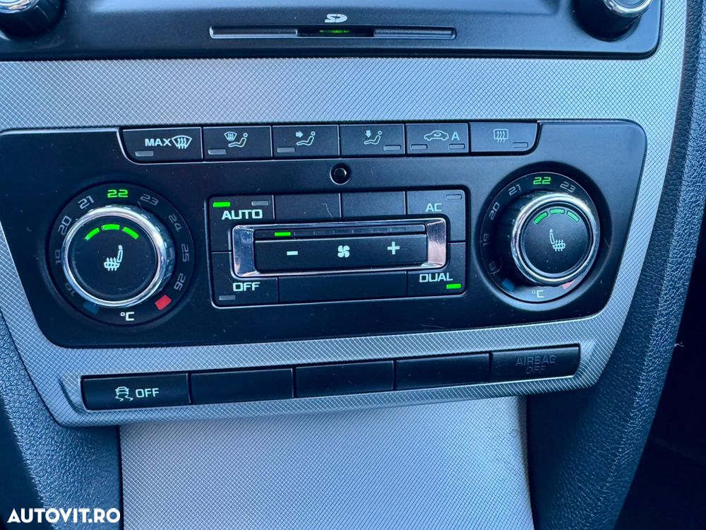 Skoda Octavia Combi 2.0 TDI Elegance Automatic - 34