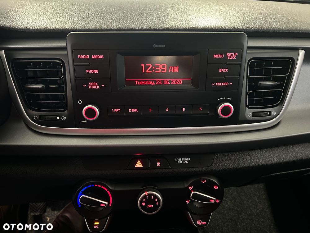 Kia Rio 1.2 Business Line - 37