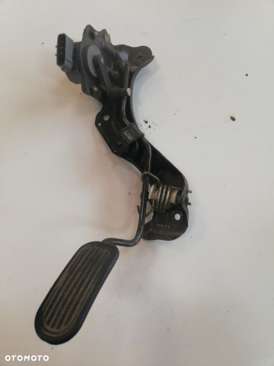 AVENSIS T22 2,0 TD PEDAŁ GAZU POTENCJOMETR - 1