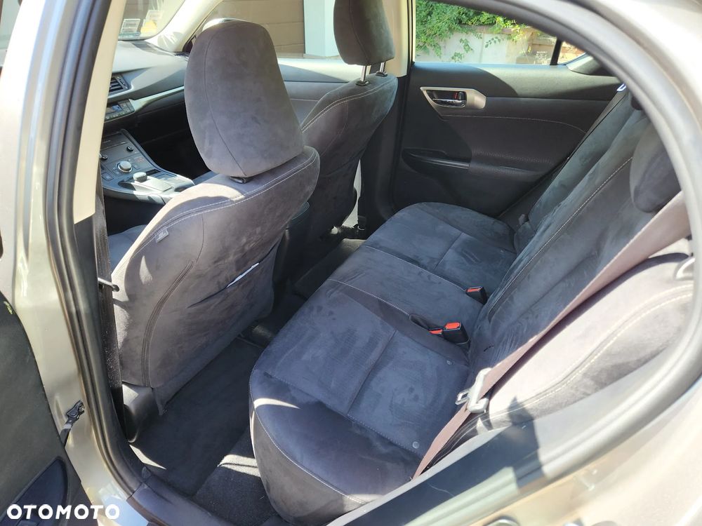 Lexus CT - 11