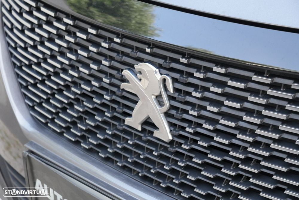 Peugeot 2008 1.2 PureTech Allure Pack - 27