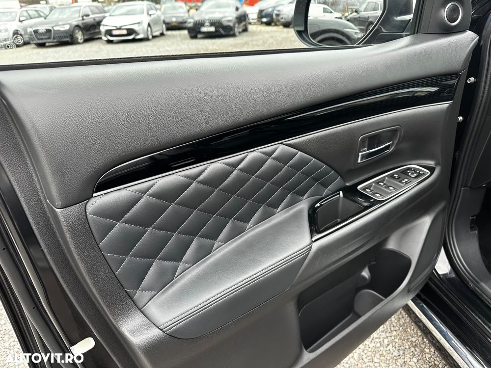 Mitsubishi Outlander 2.4 4WD Top - 14