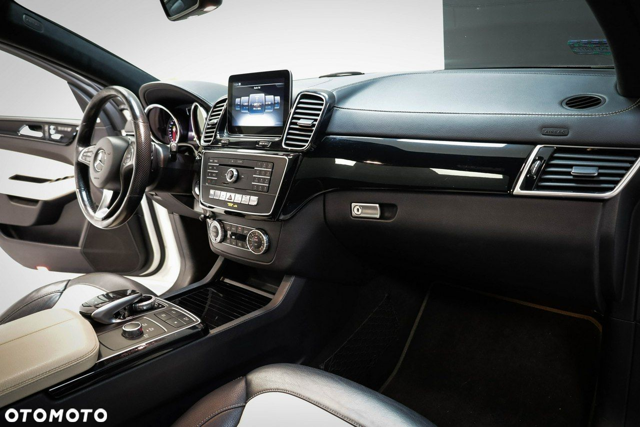 Mercedes-Benz GLE - 11