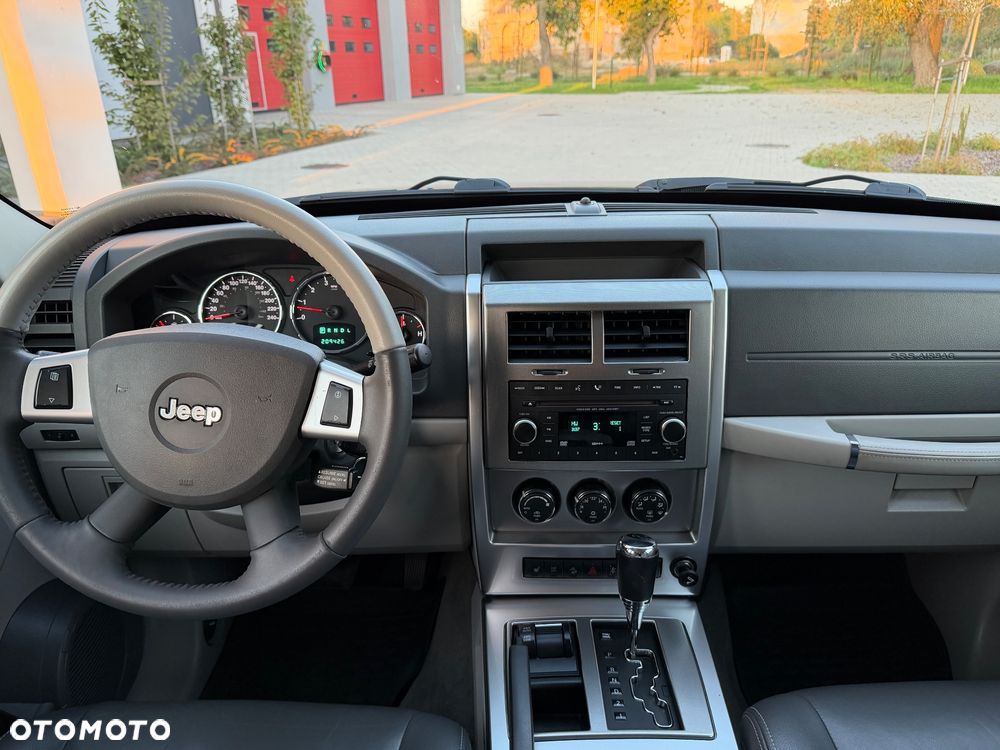 Jeep Cherokee - 23