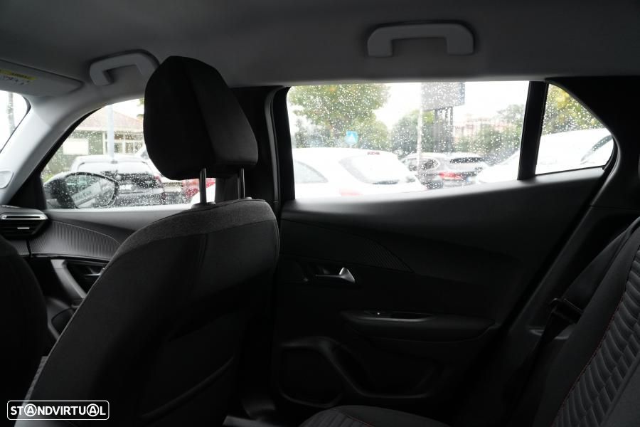 Peugeot 2008 1.2 PureTech Active EAT8 - 7