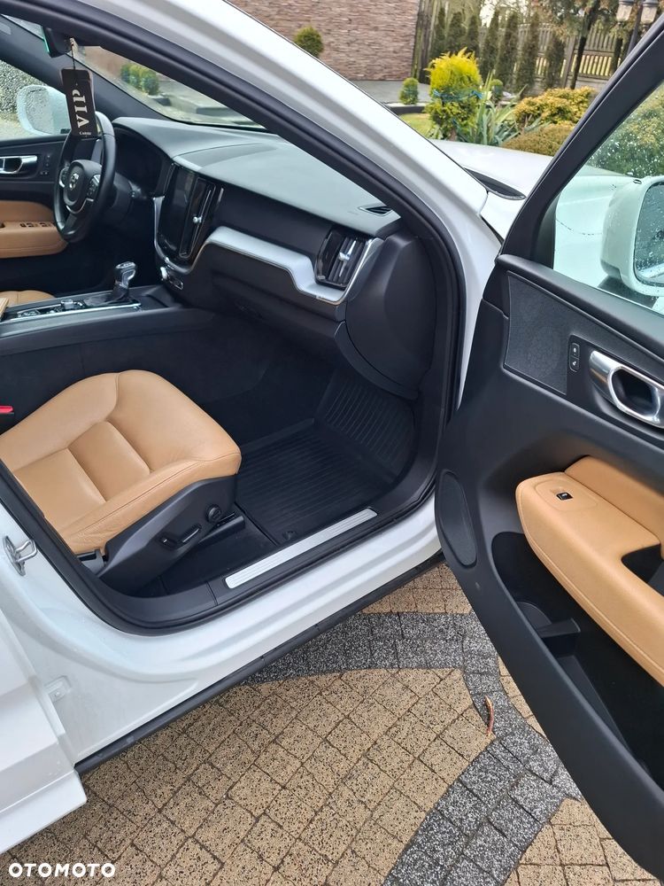 Volvo XC 60 T6 AWD Geartronic Momentum - 11