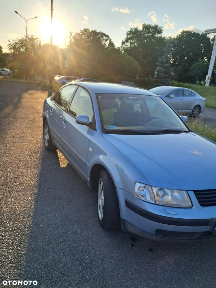 Volkswagen Passat 1.8 - 8