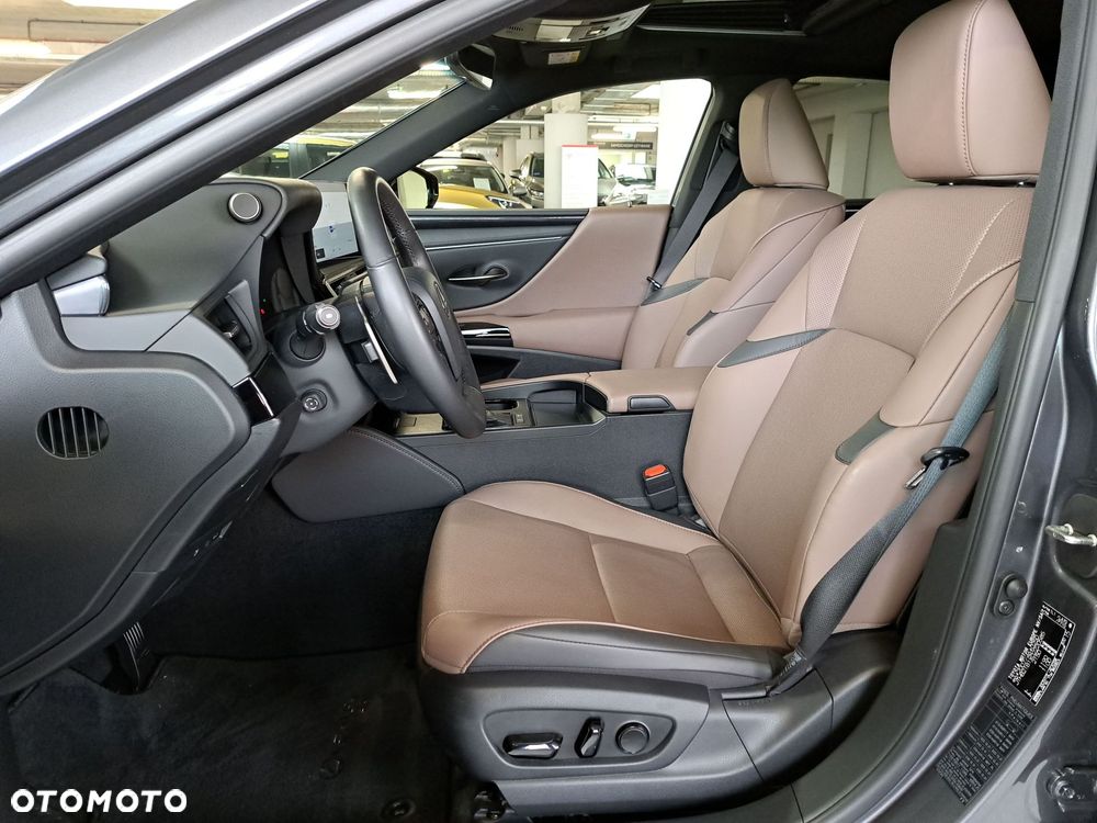 Lexus ES 300h Business Edition - 11