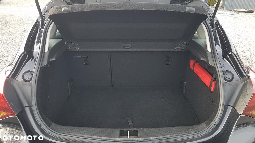 Opel Astra 1.6 Turbo Edition Sport - 11