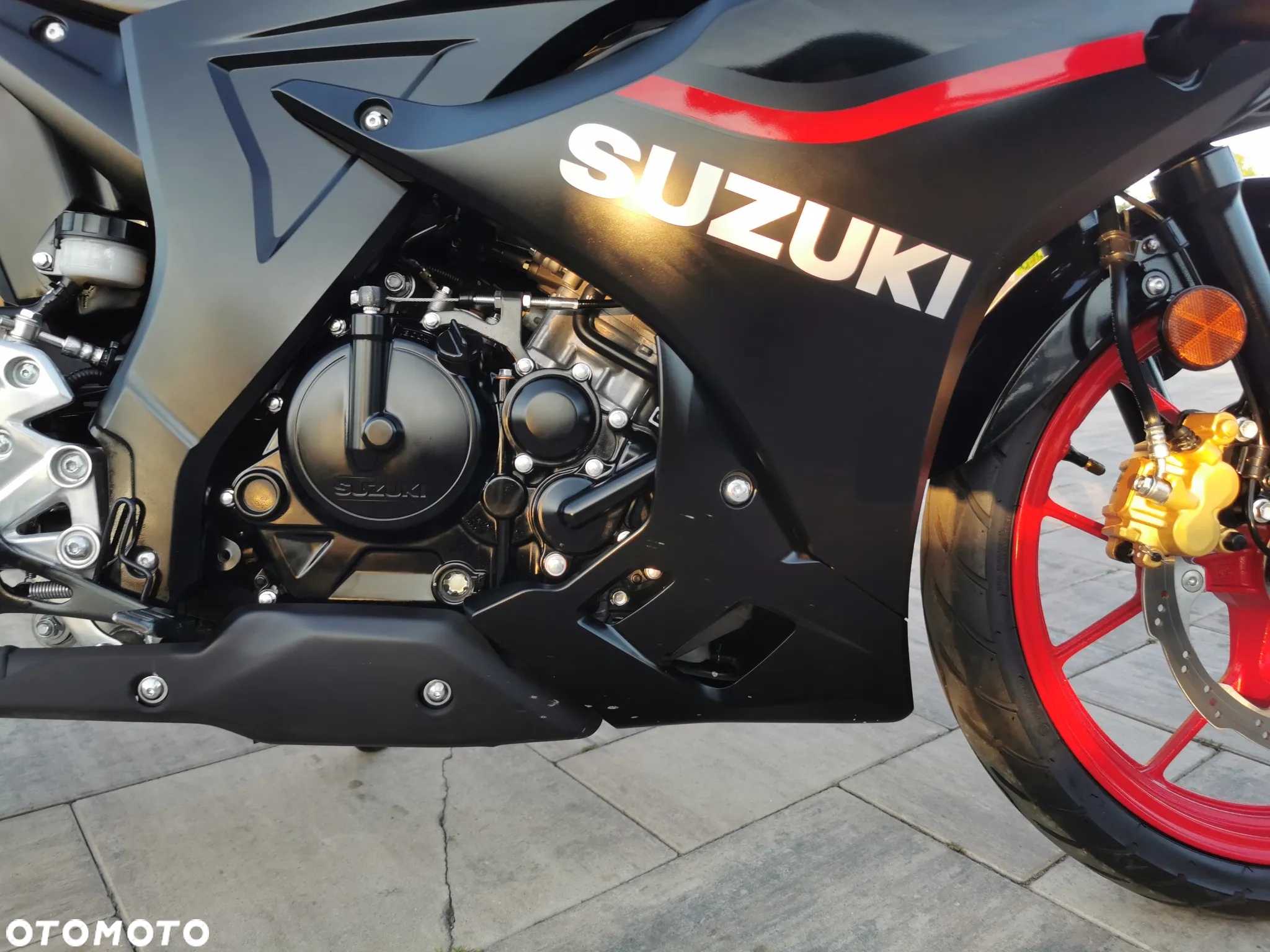 Suzuki GSX-R - 12
